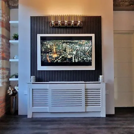 Modern 1 Bed With Secure Gated Parking Lägenhet *