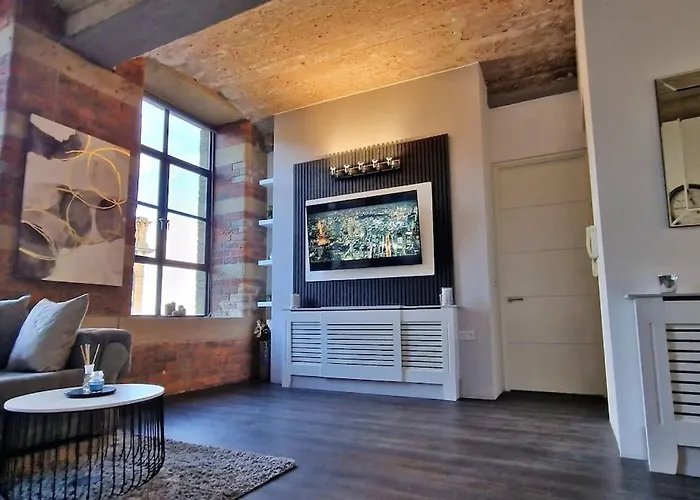 Modern 1 Bed With Secure Gated Parking Apartment