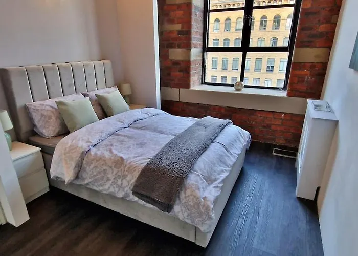 Modern 1 Bed With Secure Gated Parking Bradford (West Yorkshire)