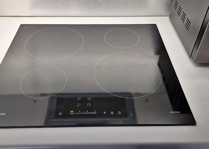 Modern 1 Bed With Secure Gated Parking * ブラッドフォード