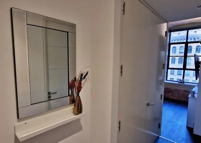 アパート Modern 1 Bed With Secure Gated Parking ブラッドフォード