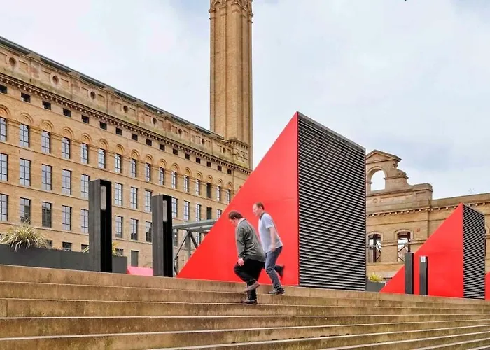 Modern 1 Bed With Secure Gated Parking アパート ブラッドフォード