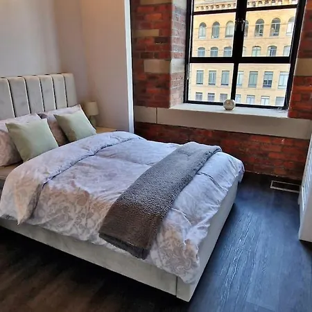 Modern 1 Bed With Secure Gated Parking Bradford (West Yorkshire)